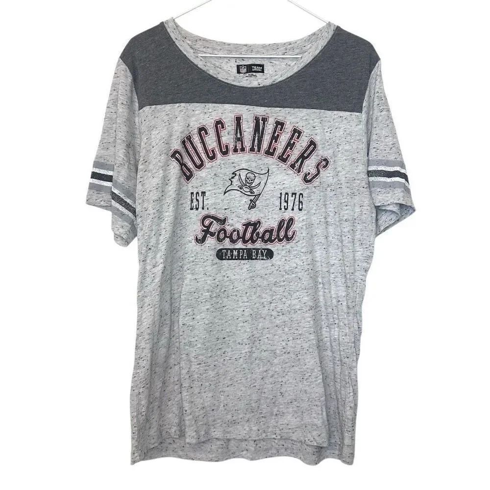 NFL Team Apparel 1976 Tampa Bay Buccaneers Football Colorblock Gray T-shirt XL